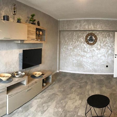 Alfredo Apartament Buzău Esterno foto