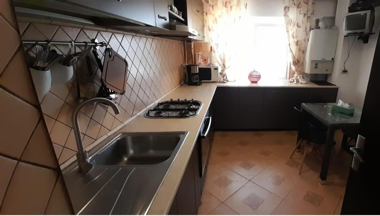 Alfredo Apartament Buzău Esterno foto