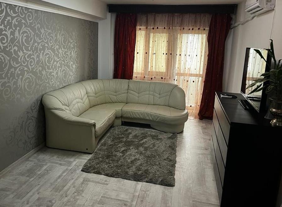Alfredo Apartament Buzău Esterno foto