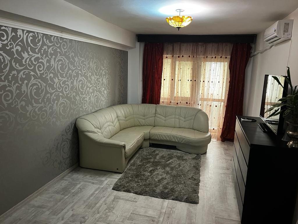 Alfredo Apartament Buzău Esterno foto