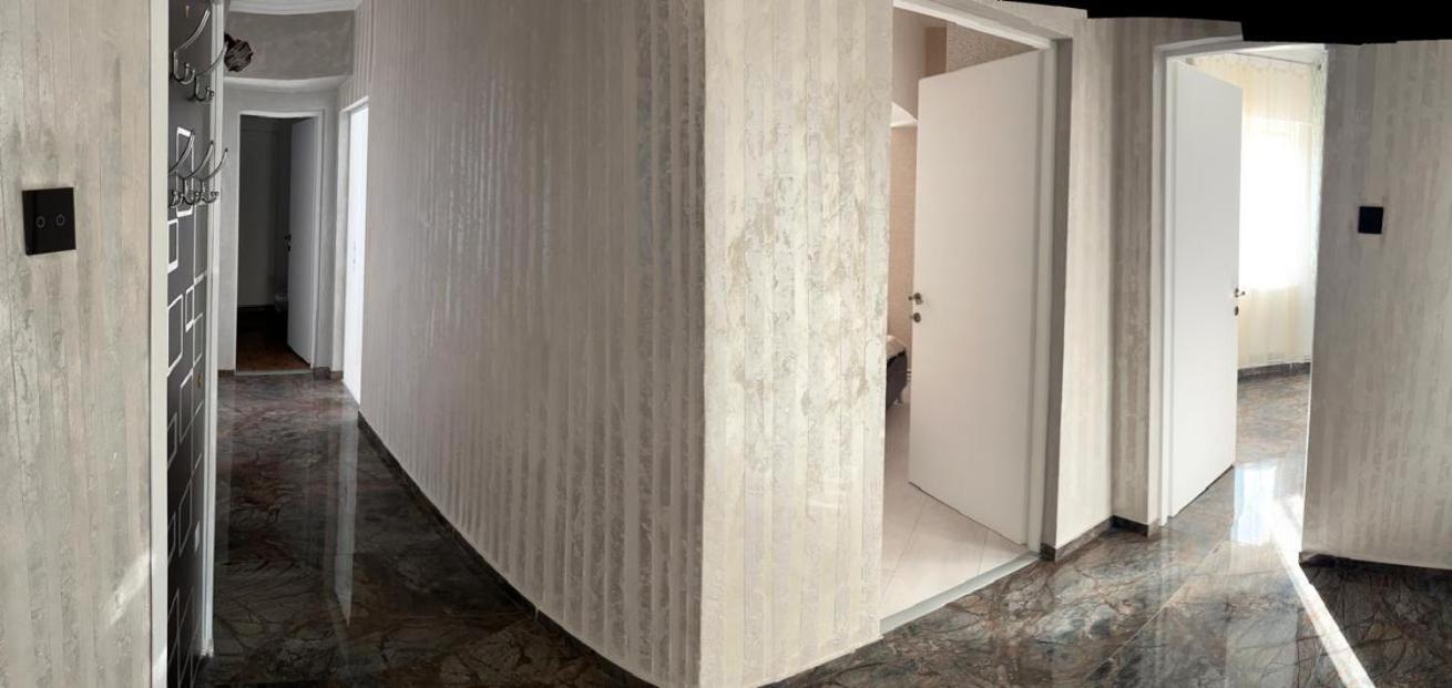 Alfredo Apartament Buzău Esterno foto