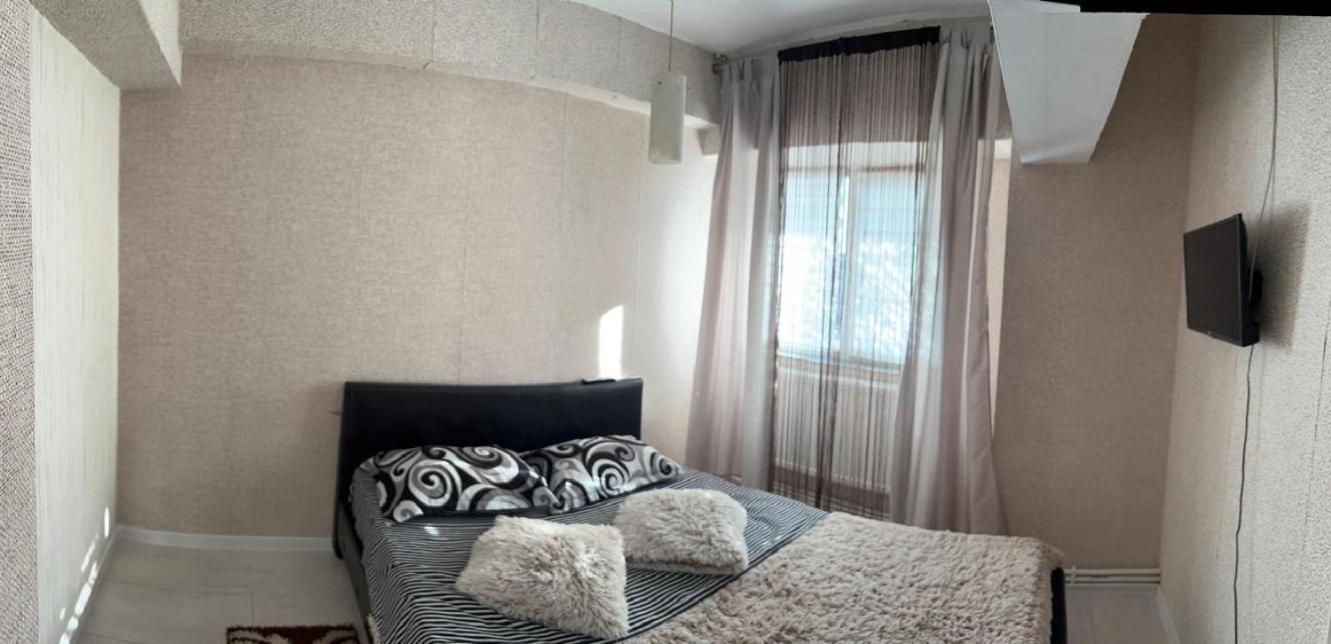 Alfredo Apartament Buzău Esterno foto
