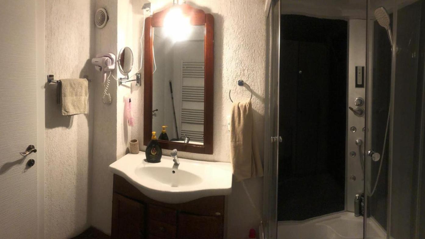 Alfredo Apartament Buzău Esterno foto